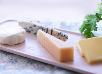 チーズ盛り合わせ6種│千葉市にあるイタリアン・フレンチの店│ビストロ イヴローニュ